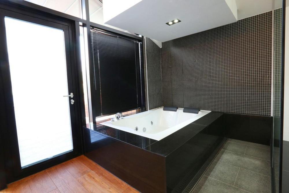 Mungyeong Arten Pool Villa Екстер'єр фото