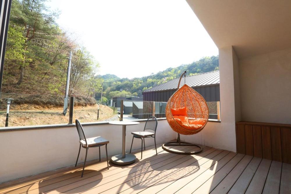 Mungyeong Arten Pool Villa Екстер'єр фото